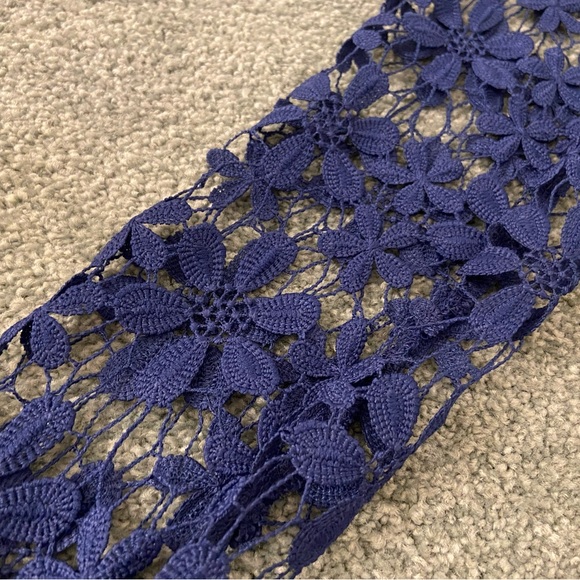 Reverse Navy Blue Crop Top with Crochet Flower Lace Sleeves (BNWT) - Picture 5 of 9